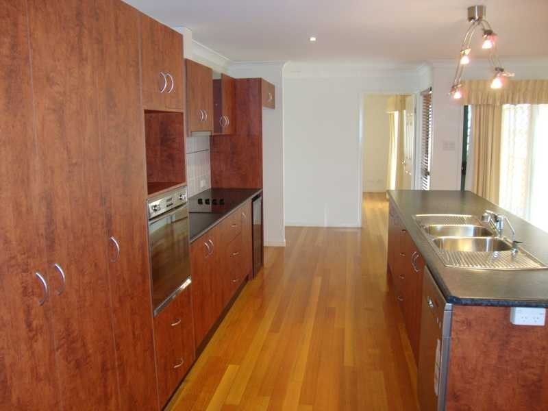5 Whitewood Crescent, Brookwater QLD 4300