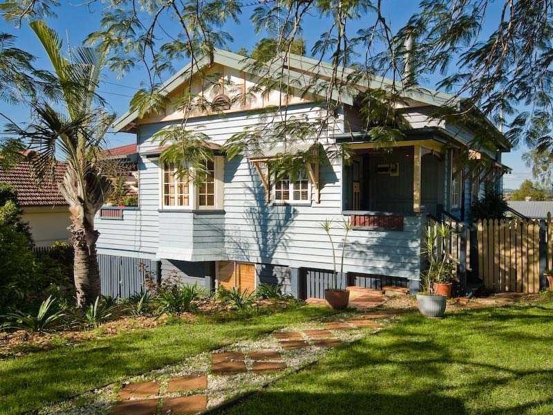 9 Robertson Road, Eastern Heights QLD 4305