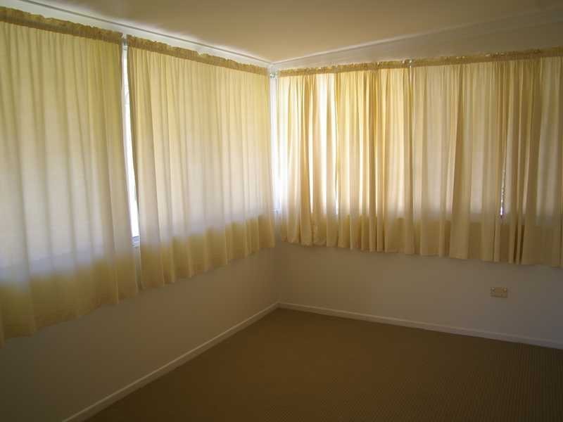 27 Alice Street, Silkstone QLD 4304