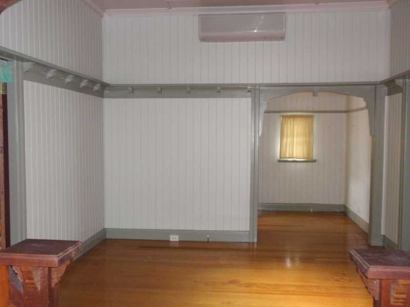 2 Thomas Street, Sadliers Crossing QLD 4305