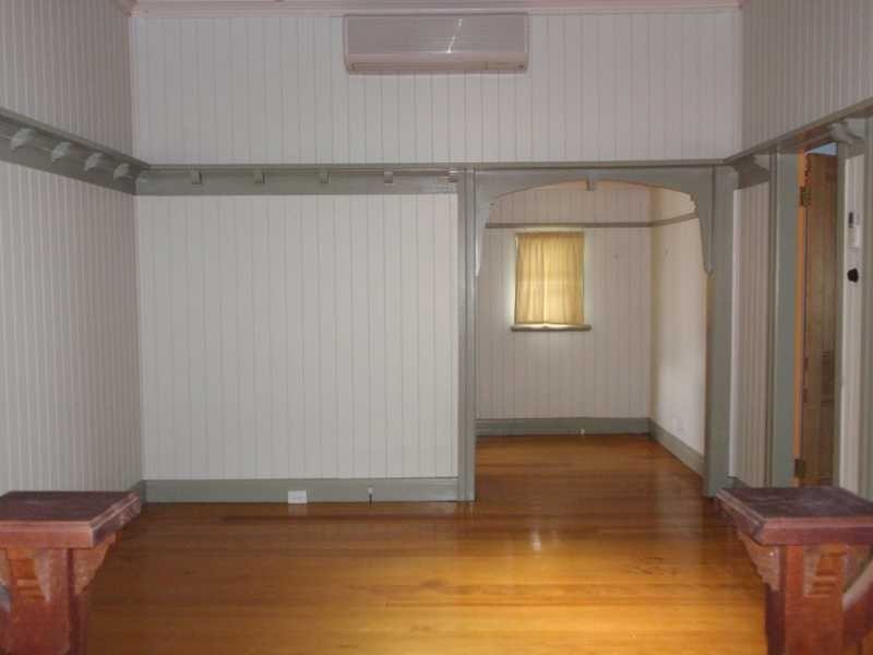 2 Thomas Street, Sadliers Crossing QLD 4305