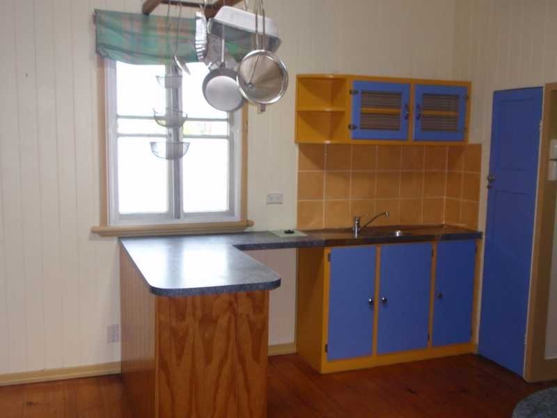 2 Thomas Street, Sadliers Crossing QLD 4305