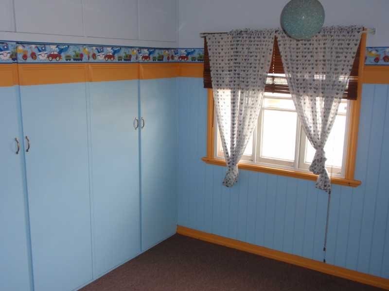 2 Thomas Street, Sadliers Crossing QLD 4305