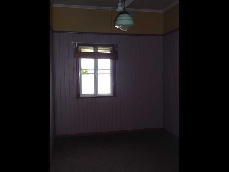 2 Thomas Street, Sadliers Crossing QLD 4305