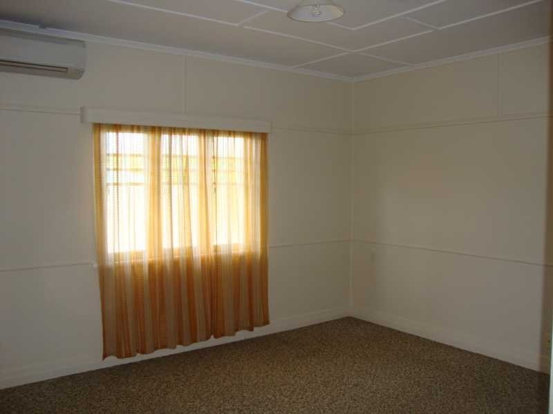 3 Molloy Street, Silkstone QLD 4304