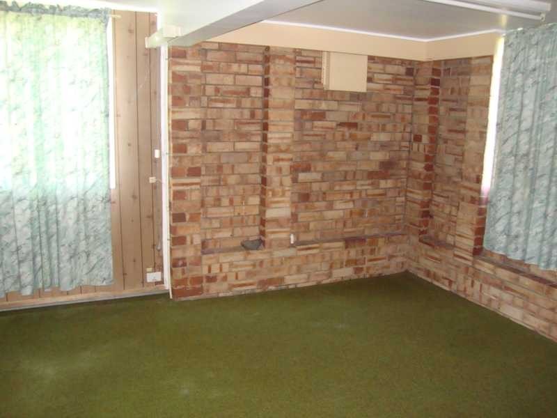 3 Molloy Street, Silkstone QLD 4304