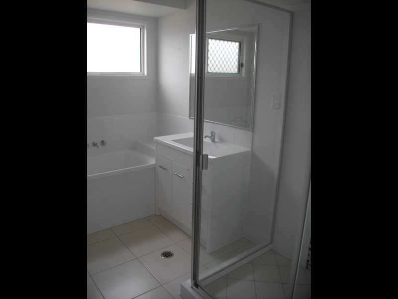 6 Weymouth Street, Bundamba QLD 4304