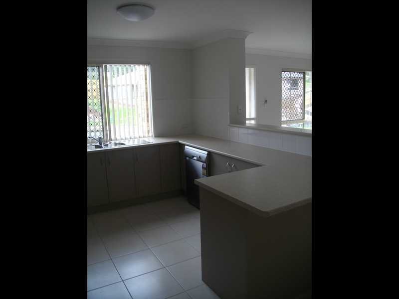 6 Weymouth Street, Bundamba QLD 4304