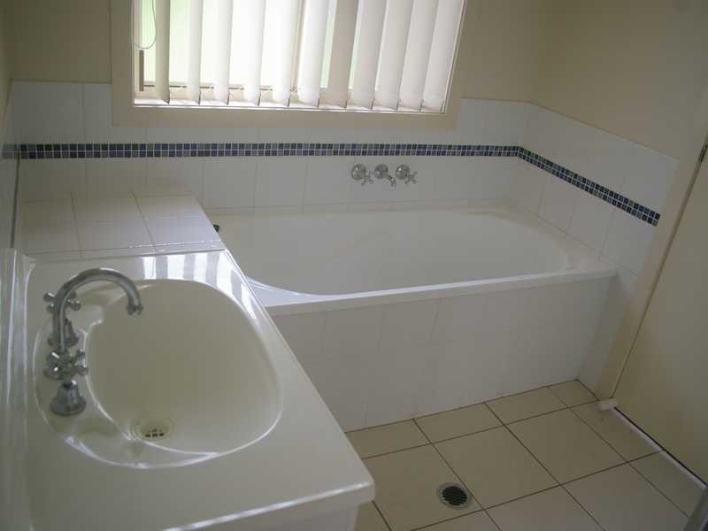 3 Connolly Court, Collingwood Park QLD 4301