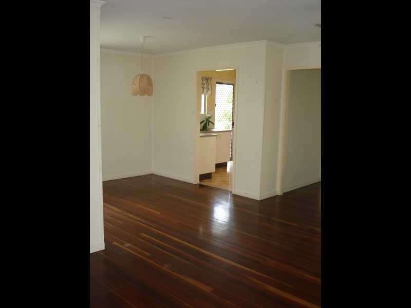 17 Flinders Drive, Leichhardt QLD 4305