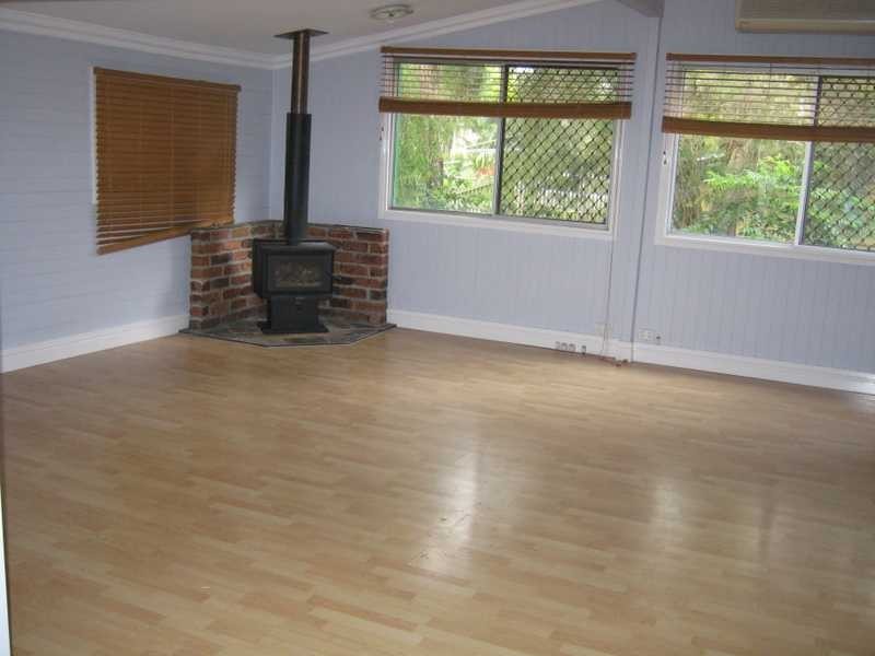 147 South Station Road, Silkstone QLD 4304