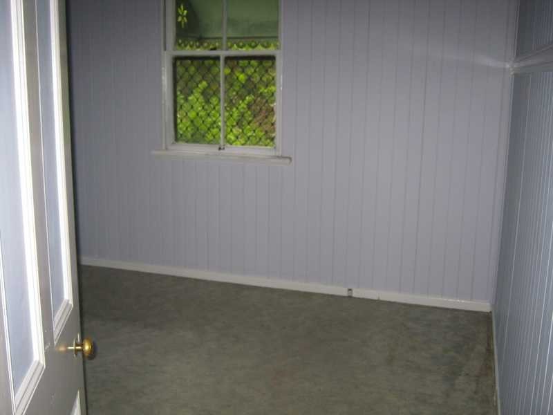 147 South Station Road, Silkstone QLD 4304