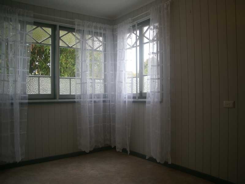 49 Lusitania Street, Newtown QLD 4305