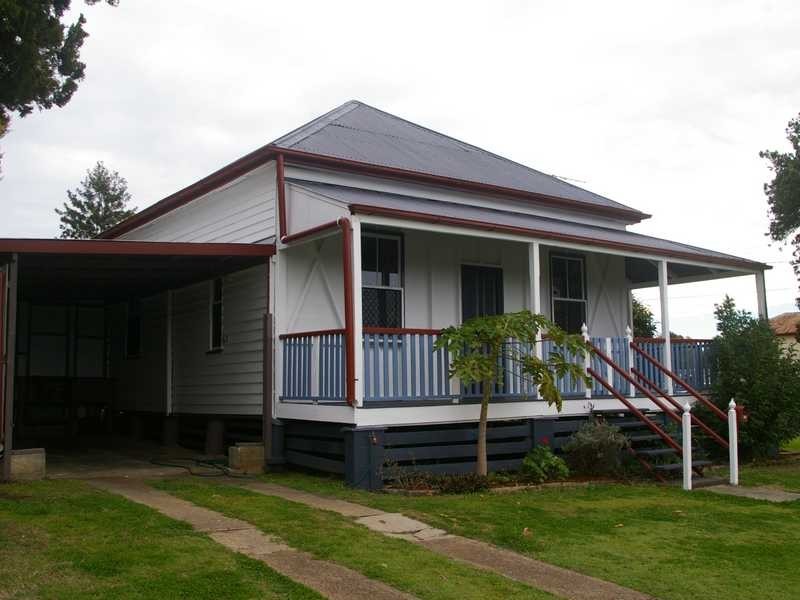 49 Lusitania Street, Newtown QLD 4305