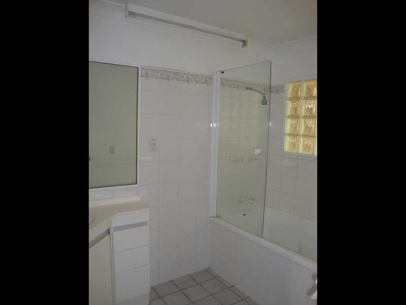 145 Adelong Avenue, Thagoona QLD 4306