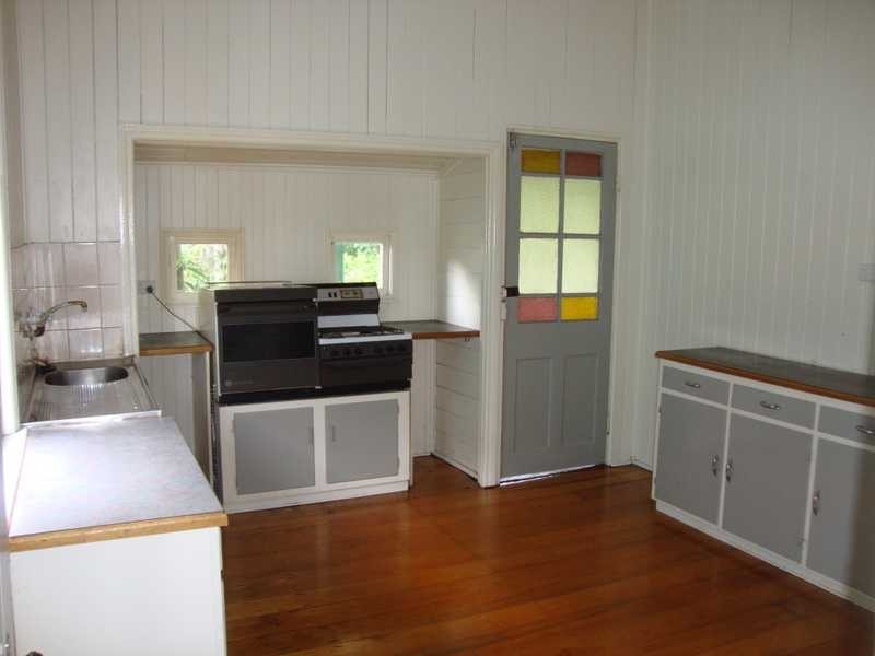 9 Mortimer Street, Ipswich QLD 4305