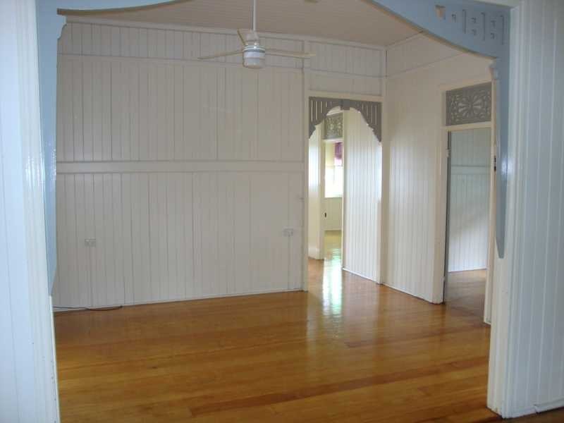 9 Mortimer Street, Ipswich QLD 4305