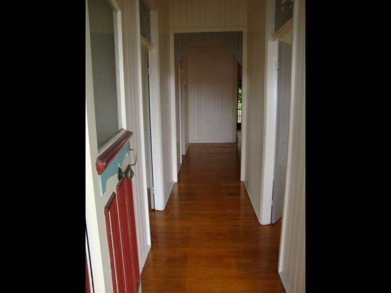 9 Mortimer Street, Ipswich QLD 4305