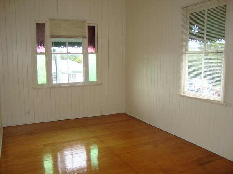 9 Mortimer Street, Ipswich QLD 4305