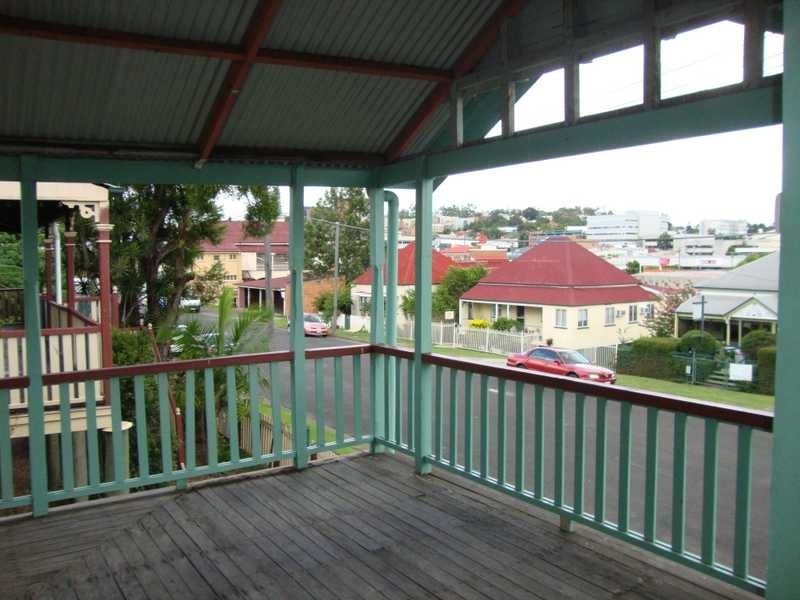 9 Mortimer Street, Ipswich QLD 4305