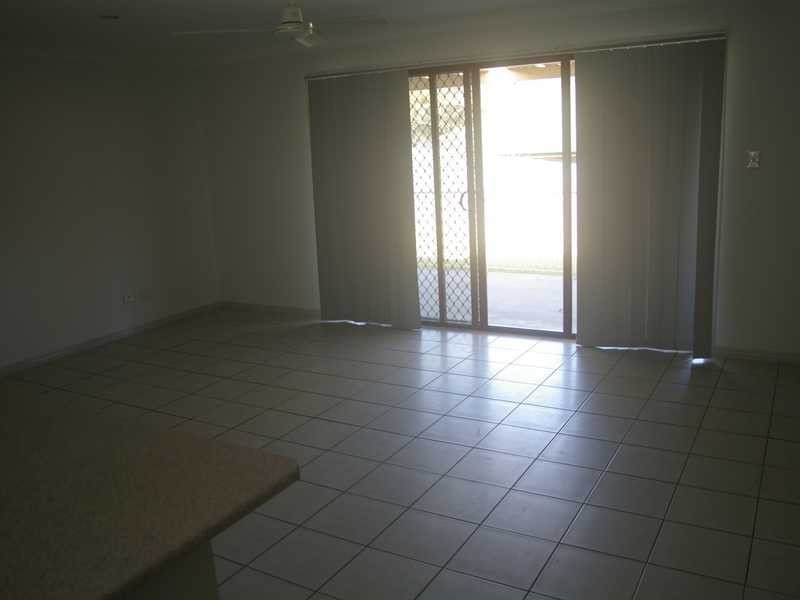 9 Banbury Close, Bundamba QLD 4304