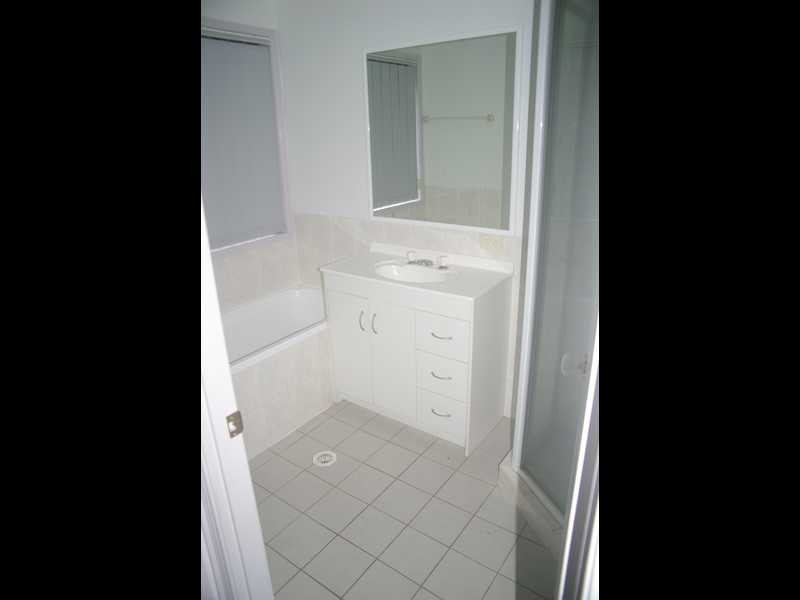 9 Banbury Close, Bundamba QLD 4304