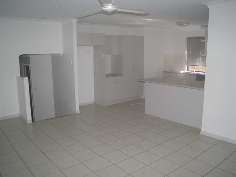 9 Banbury Close, Bundamba QLD 4304