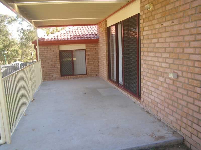 9 Banbury Close, Bundamba QLD 4304