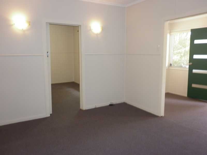 8 Spring Street, East Ipswich QLD 4305