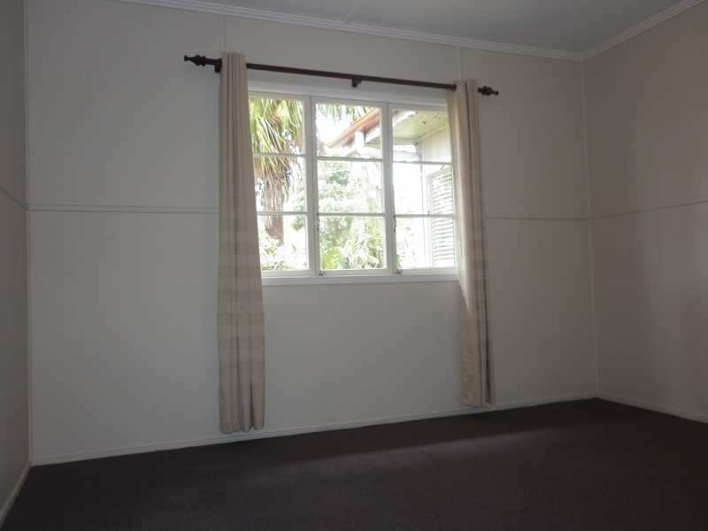 8 Spring Street, East Ipswich QLD 4305
