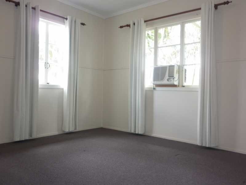 8 Spring Street, East Ipswich QLD 4305