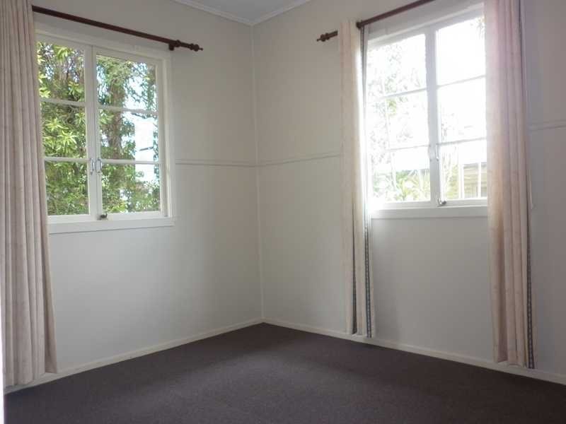 8 Spring Street, East Ipswich QLD 4305