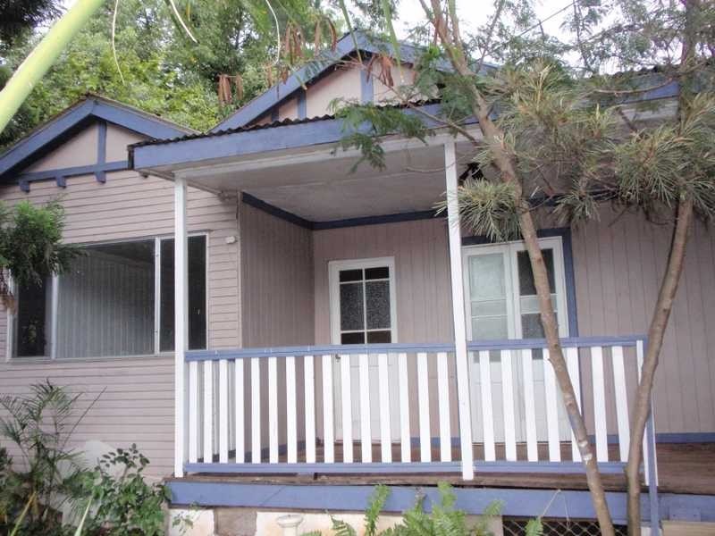 17 Thomas Street, Blackstone QLD 4304