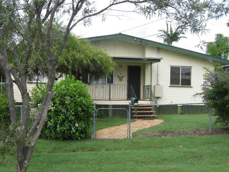 35 Edwards Street, Eastern Heights QLD 4305