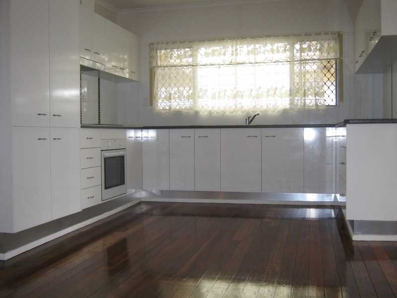 35 Edwards Street, Eastern Heights QLD 4305