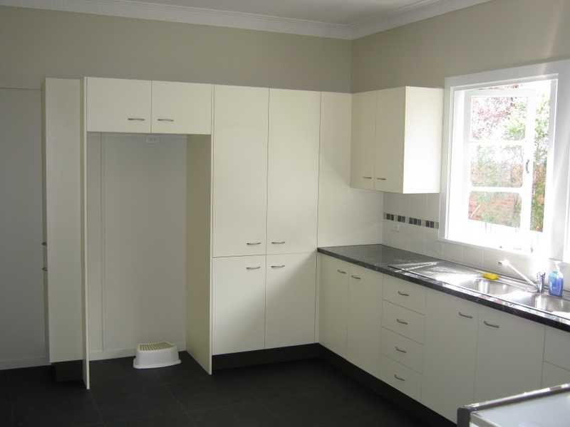 4 Macrae Street, Woodend QLD 4305