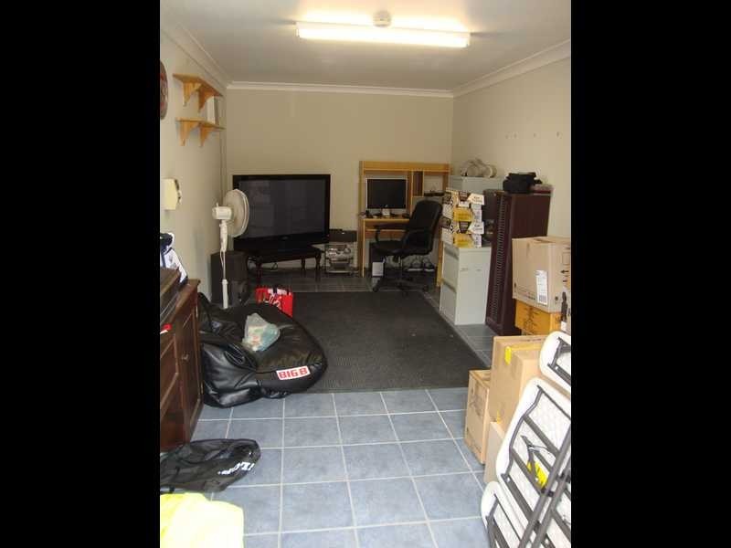 6 Petrie Street, Leichhardt QLD 4305