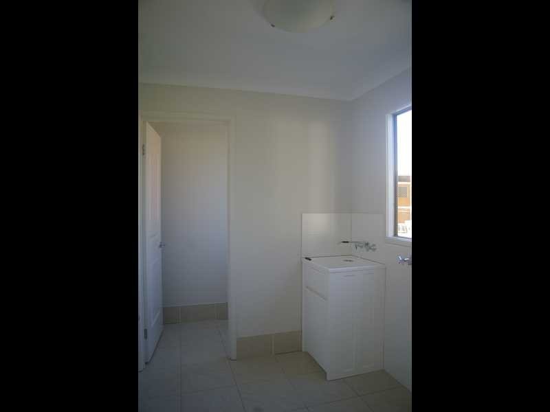 Unit 1/33 Clifton Street, Booval QLD 4304