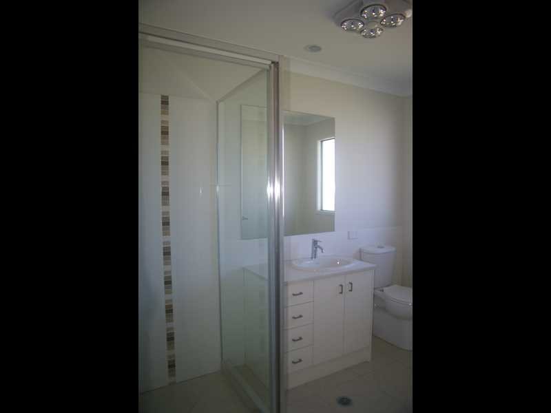 Unit 3/33 Clifton Street, Booval QLD 4304