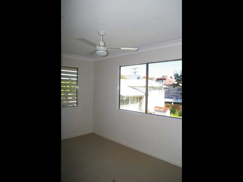 Unit 3/33 Clifton Street, Booval QLD 4304
