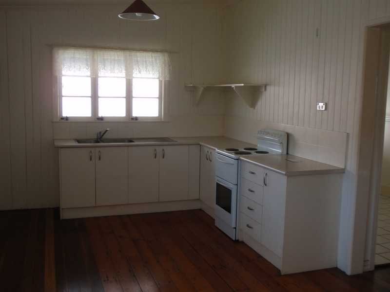 24a Lindsay Street, Bundamba QLD 4304