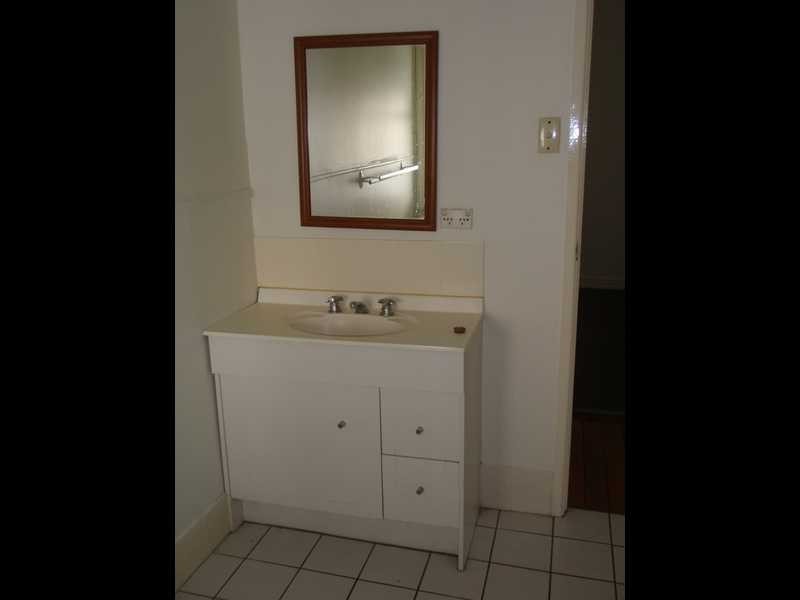24a Lindsay Street, Bundamba QLD 4304