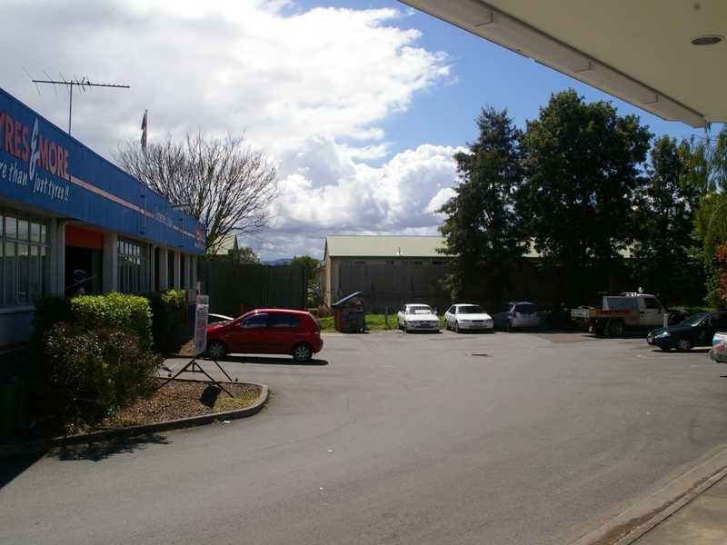 160B Brisbane Road, Booval QLD 4304