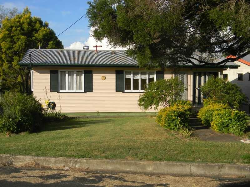 44 Leslie Street, East Ipswich QLD 4305