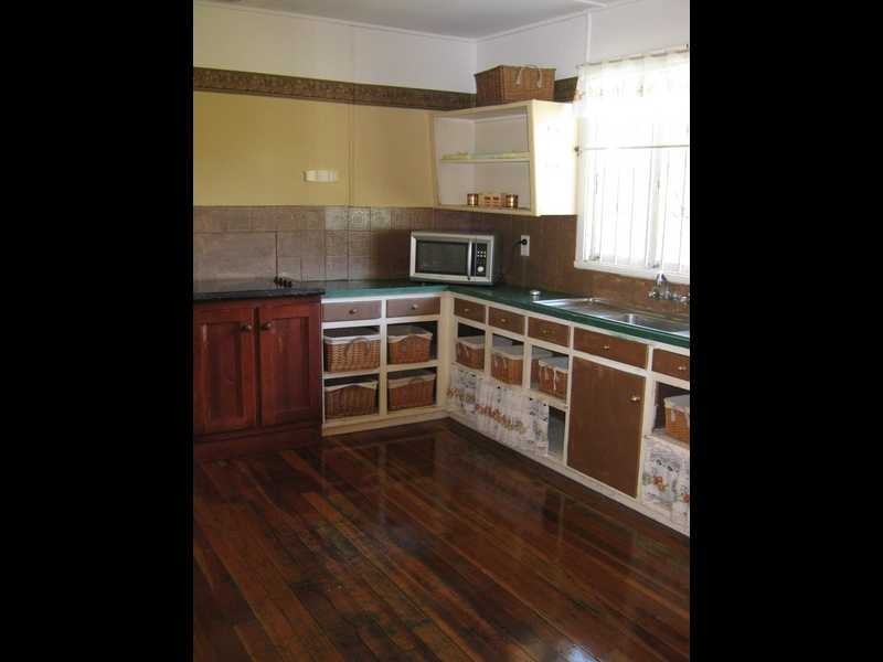44 Leslie Street, East Ipswich QLD 4305