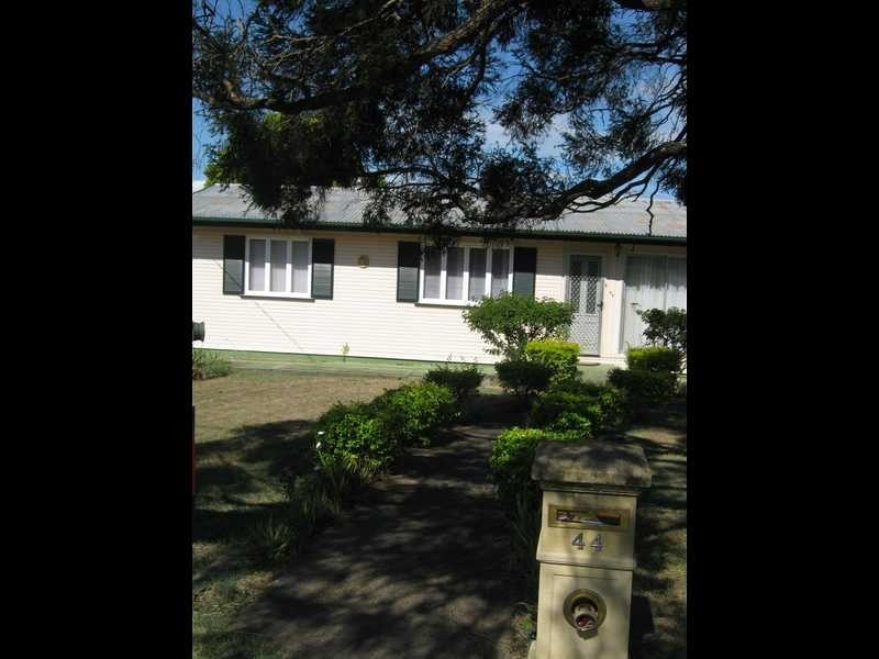 44 Leslie Street, East Ipswich QLD 4305