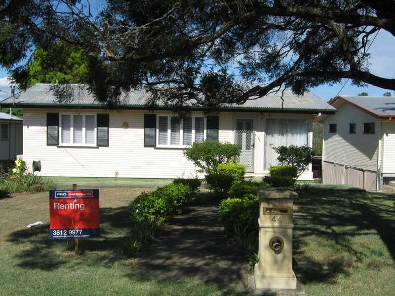 44 Leslie Street, East Ipswich QLD 4305