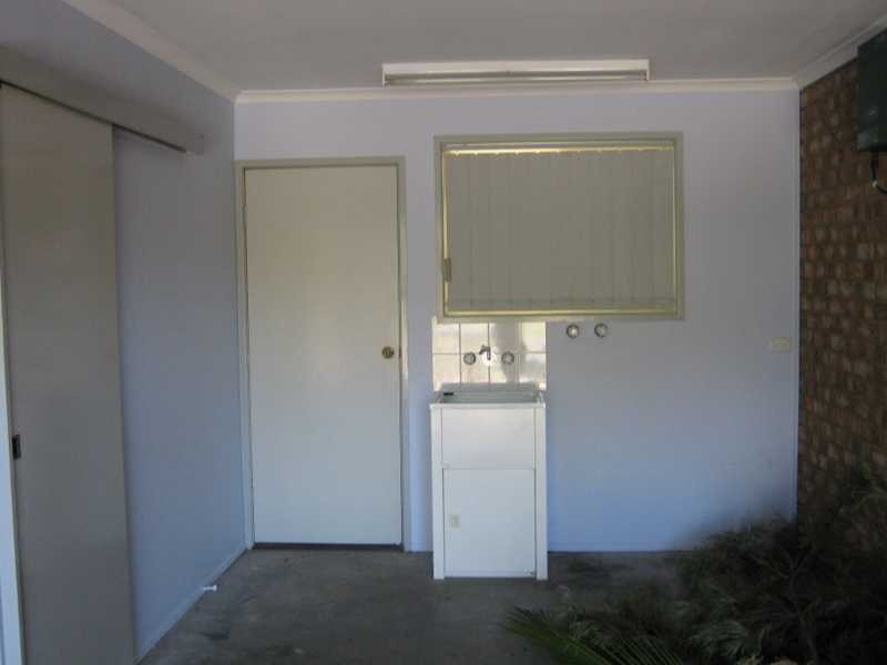 2/1 Brooker Court, Raceview QLD 4305