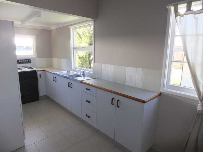 68 Cemetery Road, Eastern Heights QLD 4305