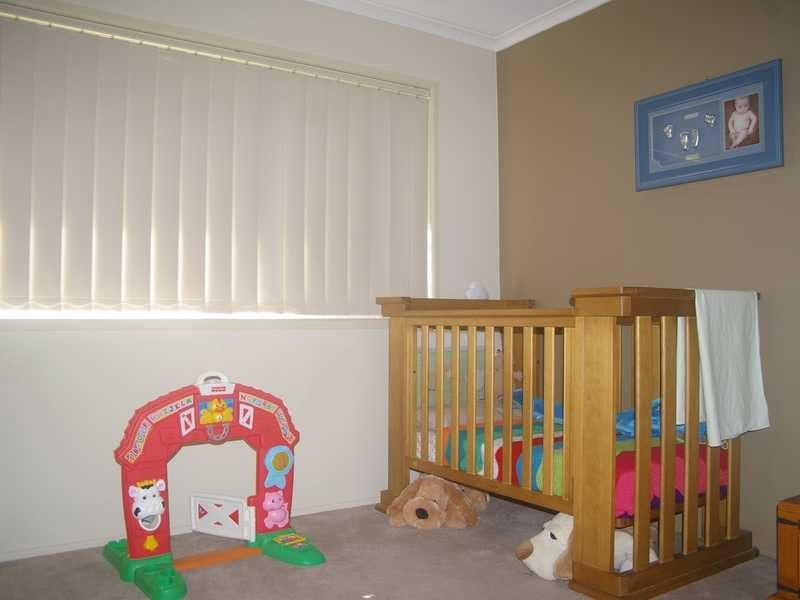 85 Lance Drive, Flinders View QLD 4305